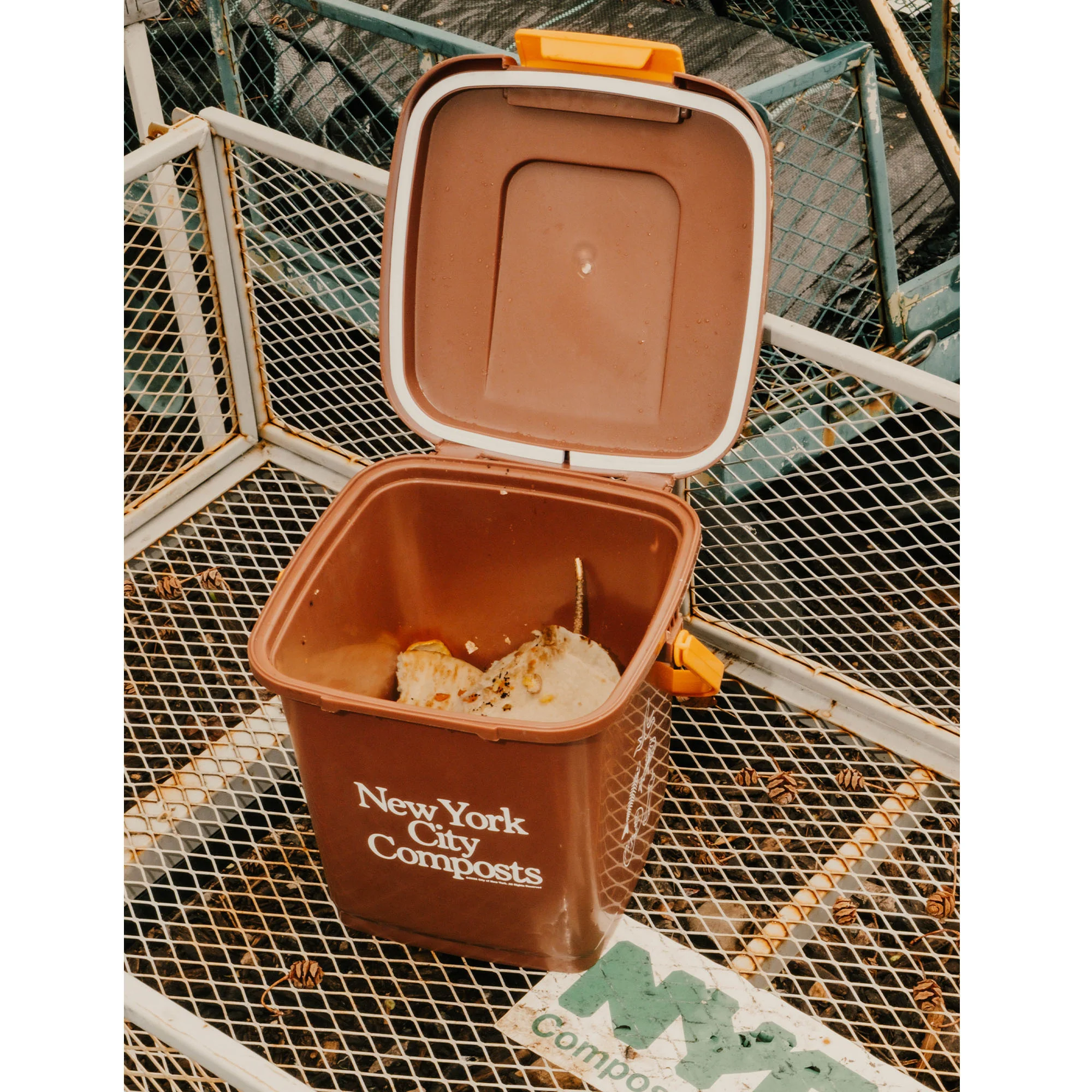 DSNY Tabletop Compost Bin - Image 2
