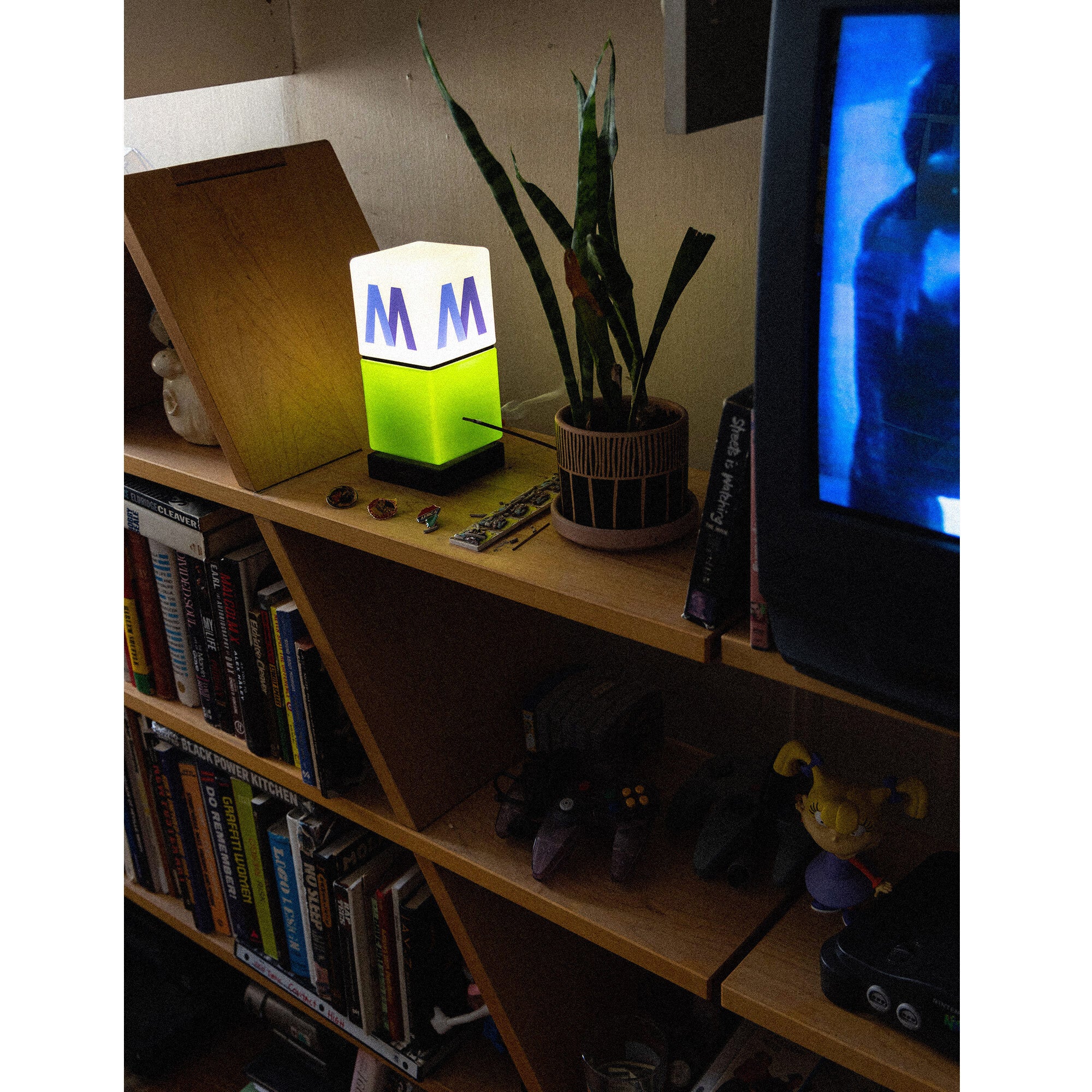 Only NY x MTA Table Lamp - Image 3