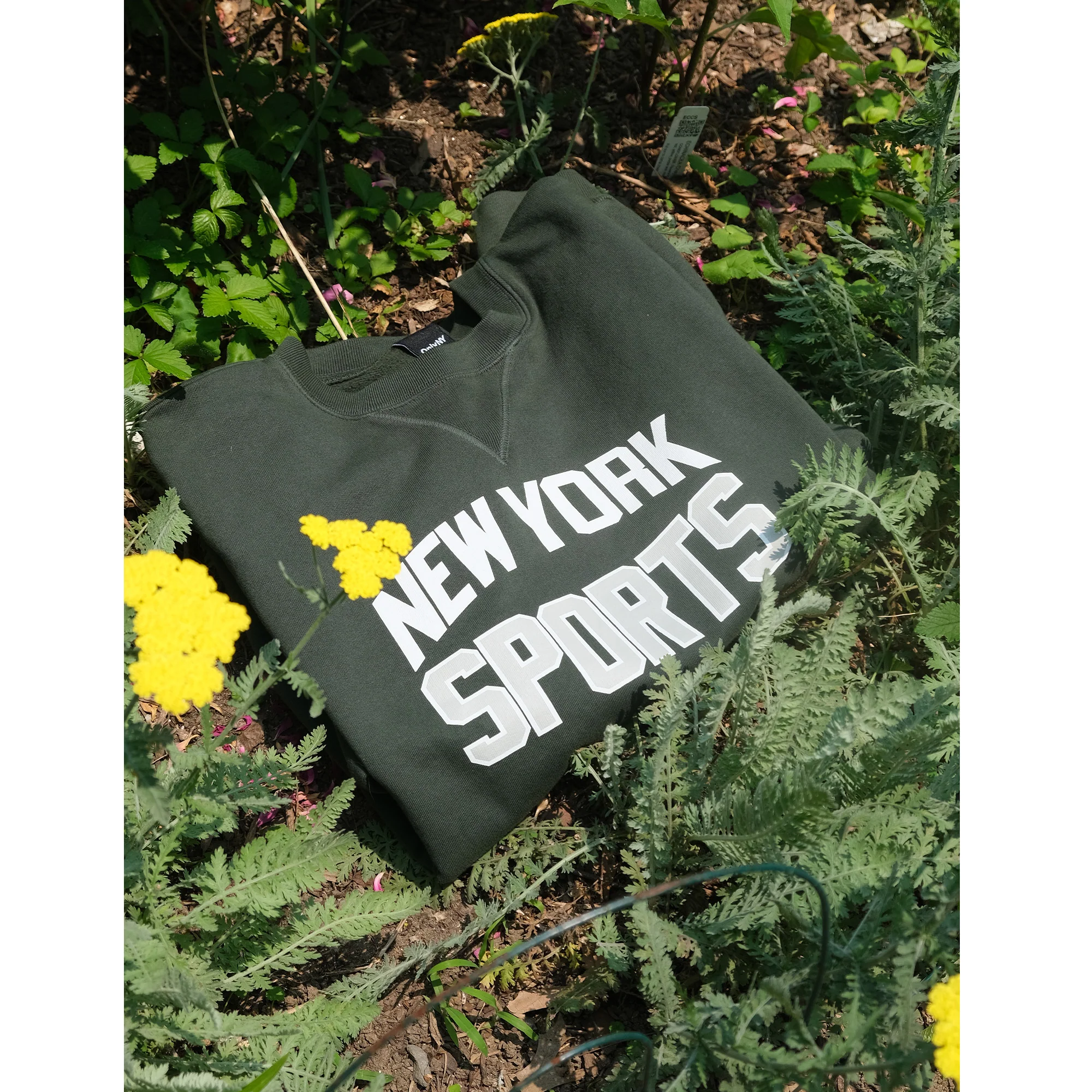 New York Sports Crewneck - Image 4